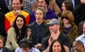 Vanessa Hudgens y Butler Austin asisten al partido de los Knicks [FOTOS]