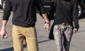 Miley Cyrus y Liam Hemsworth de la mano en Starbucks [FOTOS]