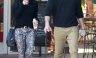 Miley Cyrus y Liam Hemsworth de la mano en Starbucks [FOTOS]