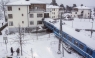 Suecia: mujer roba un tren y se estrella contra un edificio de apartamentos [FOTOS]