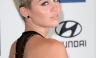 Miley Cyrus se presentó en la gala Pre-Grammy 2013 [FOTOS]