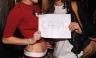 Miley Cyrus posa al lado de Cara Delevigne en el desfile de Marc Jacobs [FOTOS]