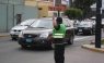Serenos de San Miguel dirigen el tránsito en calles con alta congestión vehicular que carecen de Policías de Tránsito.