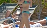 Miley Cyrus se relaja en la piscina de Hotel de California [FOTOS]