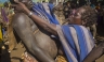 En una tribu los hombres etíopes compiten por ser el más gordo [FOTOS]