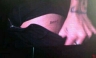 Harry Styles se baja los pantalones para mostrar su nuevo tatuaje [FOTOS]