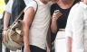 [FOTOS] Louis Tomlinson y Eleanor Calder captados en el aeropuerto de Niza