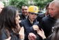 [FOTOS] Justin Bieber se molestó con belieber que lo acarició