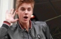 [VIDEO] Justin Bieber dio concierto desde un balcón en París