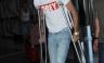 Zayn Malik vuelve a casa en muletas después de las celebraciones de los VMA [FOTOS]
