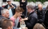 Justin Bieber llega a Londres en medio de empujones y besos [FOTOS]