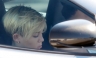 Miley Cyrus y Liam Hemsworth se pasean en un nuevo coche deportivo McLaren [FOTOS]