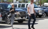 Miley Cyrus y Liam Hemsworth de paseo por Los Ángeles