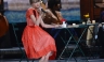 Taylor Swift deslumbra en los premios CMA 2012 [FOTOS]