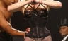 Madonna da una sacudida eléctrica al mostrarse en ropa interior [FOTOS]