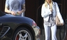 Ashley Tisdale abraza cariñosamente a un hombre misterioso [FOTOS]