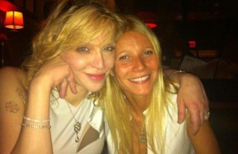 Gwyneth Paltrow y Courtney Love juntas en fiesta de Año Nuevo