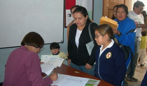 Ministerio de Educación vigila proceso de matrícula escolar 2012