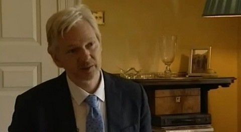 Julián Assange presentó recurso de amparo para evitar su extradición a Suecia