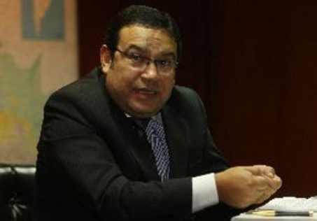 Ministro Otárola llamó 'cobarde' la incursión de Sendero en San Martín