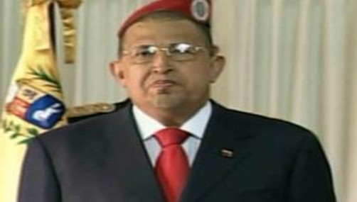 Hugo Chávez se muestra calvo en la televisión estatal