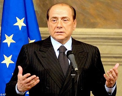 Detienen a presuntos extorsionadores de Silvio Berlusconi