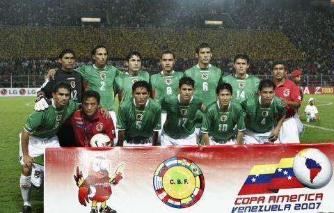 Bolivia llegó a Lima para duelo ante Perú