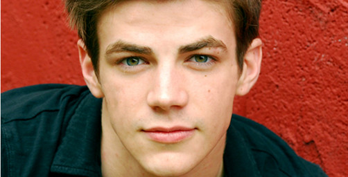 Grant Gustin participará en Glee