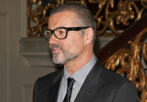 George Michael se viene recuperando lentamente