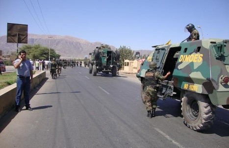 Mineros artesanales bloquean Panamericana Sur