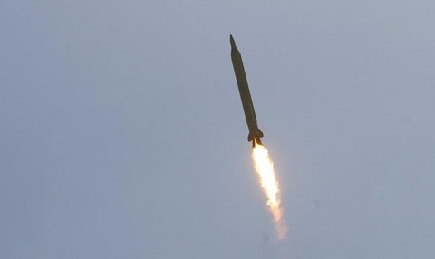 Irán prueba misiles de corto y largo alcance en el estrecho de Ormuz