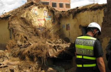 Dos muertos deja derrumbe de vivienda en Cajamarca