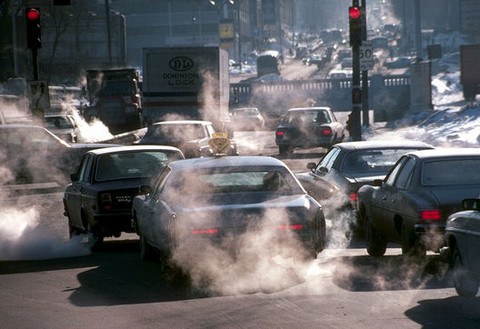 Diez años respirando humo de vehículos puede causar cáncer de pulmón