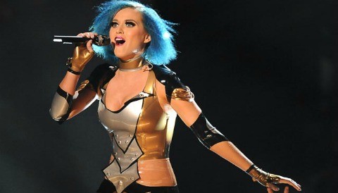 Katy Perry planea grabar un disco 'oscuro y reflexivo'