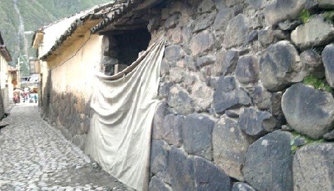 Condenarían a 6 años de prisión a culpables de deterioro a muro preinca en Cusco