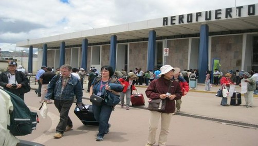 Aeropuerto del Cusco es cerrado por fuertes lluvias