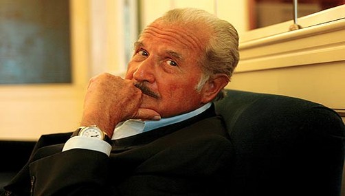 Carlos Fuentes será galardonado por su obra en España