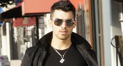 Joe Jonas devela la lista de canciones de Fast Life