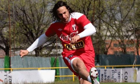 Claudio Pizarro vuelve a la capitanía con la selección peruana