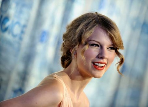 Taylor Swift revela anuncio de su nueva fragancia Taylor Swift revela anuncio de su nueva fragancia