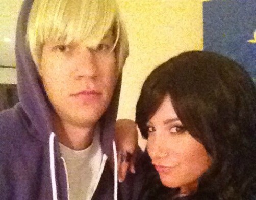 Ashely Tisdale y Scott Speer se disfrazan de Juslena