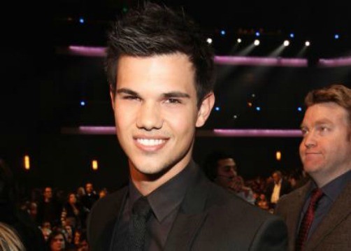 Taylor Lautner tendrá su doble de cera