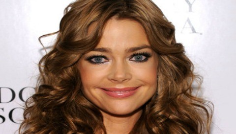 Denise Richards lanza una línea de cuidado capilar