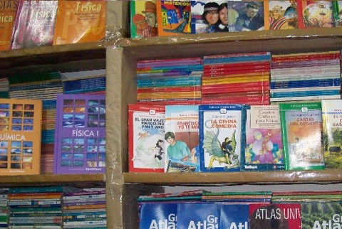 Gobierno peruano hace oficial ley sobre reutilización de los textos escolares