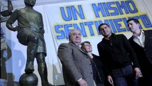 Boca Juniors homenajea a Riquelme con estatua