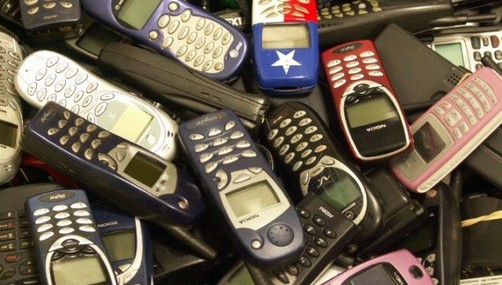 Cercado: decomisan más de 800 celulares