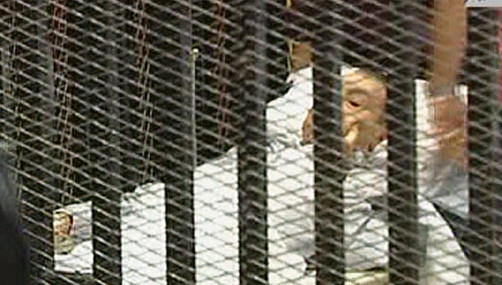 Mubarak entre rejas: 'Niego todos los cargos'