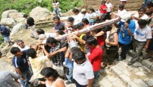 Cruz de Motupe salió en procesión tras ser reconstruida