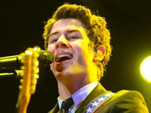 Nick Jonas confiesa admiración por Costello y Paul McCartney Nick Jonas confiesa admiración por Costello y Paul McCartney