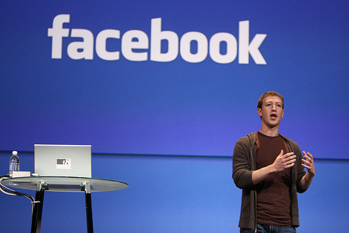 Mark Zuckerberg confesó que usa Facebook todo el día